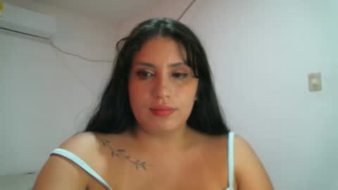 laura gomez online show from 01/28/25, 05:14