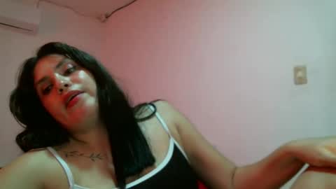 laura gomez online show from 01/31/25, 07:51