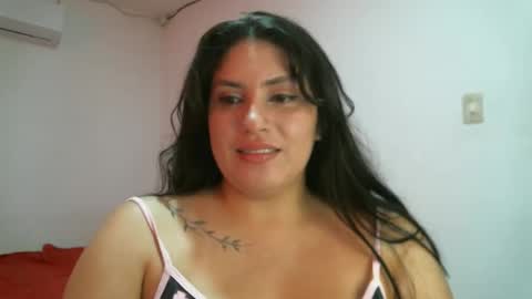 laura gomez online show from 02/01/25, 05:37