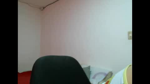 laura gomez online show from 02/17/25, 04:37