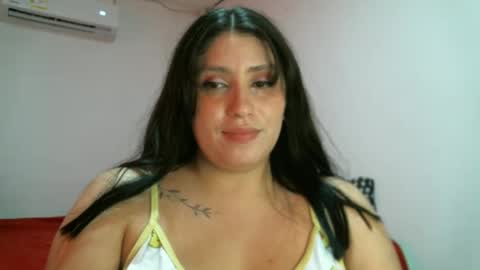 laura gomez online show from 02/22/25, 05:24