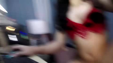 Elle 3 online show from 12/14/24, 12:44