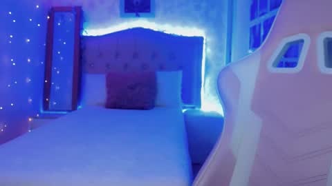 lala Moon online show from 01/17/26, 10:42