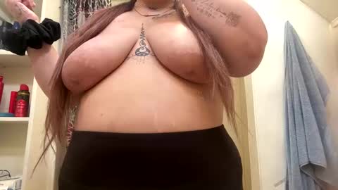 Snapshot of lalaaacx3 chatting on 02/18/25, 07:19 lalaaacx3 online show from 02/18/25, 07:19