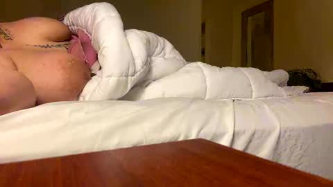 Snapshot of lalaaacx3 chatting on 02/21/25, 05:02 lalaaacx3 online show from 02/21/25, 05:02