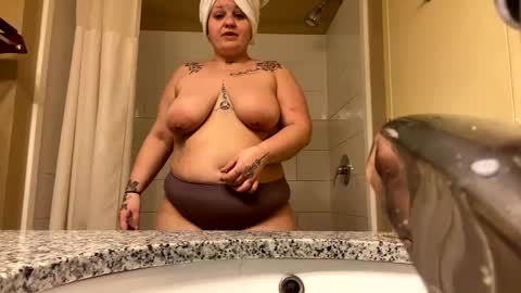 Snapshot of lalaaacx3 chatting on 02/21/25, 12:50 lalaaacx3 online show from 02/21/25, 12:50