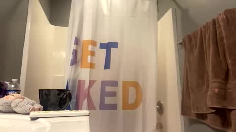 Snapshot of lalaaacx3 chatting on 12/21/25, 06:15 lalaaacx3 online show from 12/21/25, 06:15