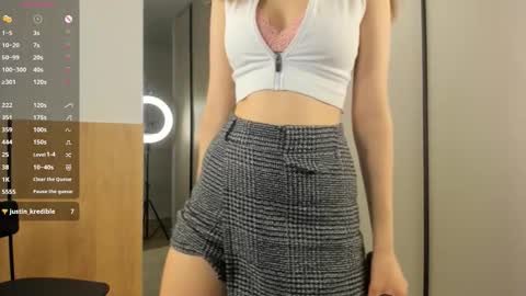 Julia online show from 10/17/25, 08:22