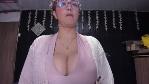 Snapshot of lalanaughty1 chatting on 10/17/25, 11:57 Sofi online show from 10/17/25, 11:57