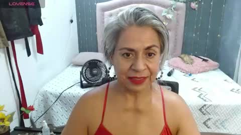 Snapshot of lalisha_96 chatting on 07/31/26, 12:43 lalisha online show from 07/31/26, 12:43