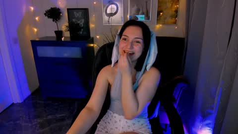 Snapshot of lalita_aml4 chatting on 02/08/25, 10:29 Raily online show from 02/08/25, 10:29
