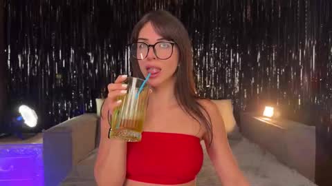 Ellina online show from 10/25/25, 07:30