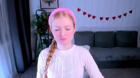 Laly online show from 02/19/25, 11:17