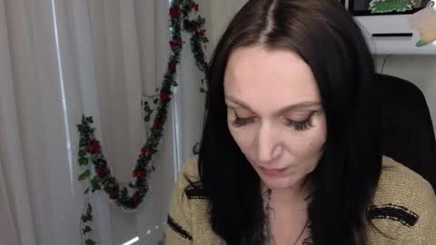 Lalya online show from 12/18/25, 10:21