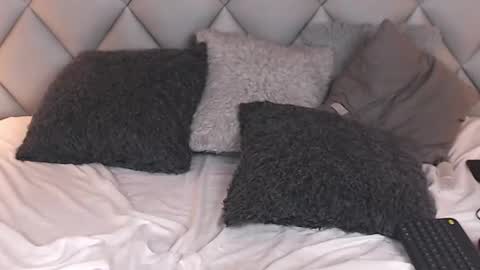 Laly Castro online show from 12/27/24, 11:31