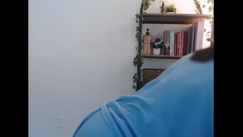 Nikki LaMarr online show from 10/29/25, 06:20