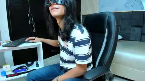 Bella  Dante online show from 10/13/25, 10:32