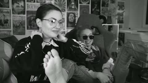 just call me Lana  and her security online show from 01/31/25, 11:46