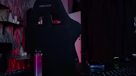 just call me Lana  and her security online show from 12/05/25, 08:45