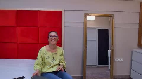 LanaBanner online show from 09/16/25, 07:53