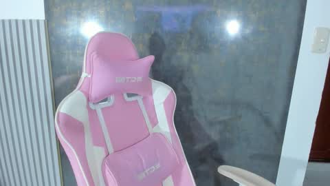 Lana online show from 03/25/26, 08:37