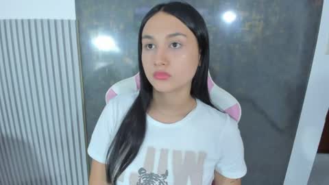 Lana online show from 04/10/26, 09:08