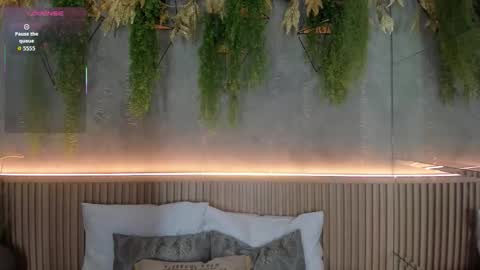 lana_lann online show from 12/14/25, 11:48