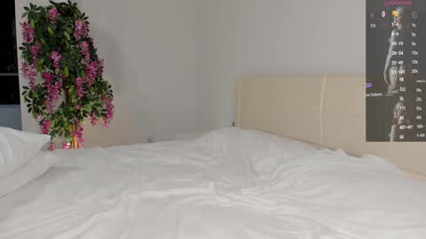 Lana online show from 09/13/25, 07:13