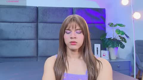 valentino moon online show from 04/06/26, 12:41