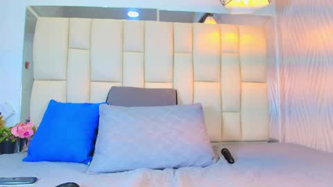 Vanessa  online show from 04/20/26, 01:25