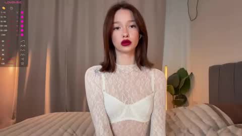 Snapshot of lana_vee chatting on 05/01/26, 12:10 Cleo online show from 05/01/26, 12:10