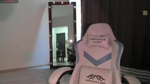 Lana online show from 10/02/25, 10:22