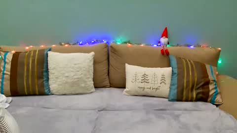 Snapshot of lanaangeldream chatting on 12/23/24, 09:51 Lana online show from 12/23/24, 09:51