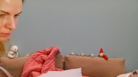 Snapshot of lanaangeldream chatting on 02/28/26, 01:12 Lana online show from 02/28/26, 01:12