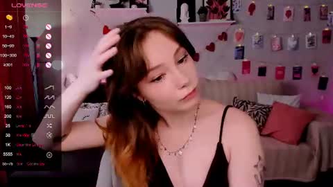 Snapshot of lanablu_ chatting on 07/07/26, 08:40 Lana online show from 07/07/26, 08:40