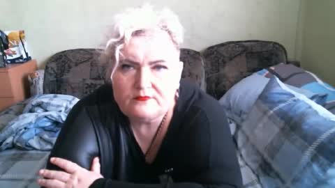 lanacat555 online show from 09/19/25, 11:00