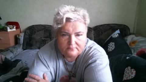 lanacat555 online show from 12/22/25, 12:02