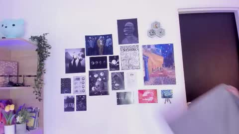 Snapshot of lanaherondale_ chatting on 09/25/25, 10:24 lanaherondale_ online show from 09/25/25, 10:24