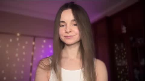 Snapshot of lanaloulou chatting on 02/07/25, 11:03 Lana online show from 02/07/25, 11:03