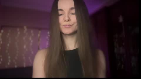 Snapshot of lanaloulou chatting on 03/12/25, 07:49 Lana online show from 03/12/25, 07:49