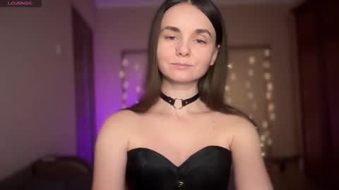 Snapshot of lanaloulou chatting on 10/18/25, 12:02 Lana online show from 10/18/25, 12:02