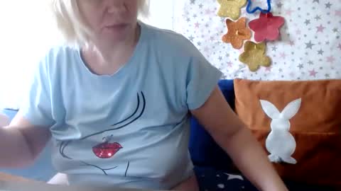 Snapshot of lanalovelyqueen chatting on 06/15/26, 07:43 LovelyQueen online show from 06/15/26, 07:43