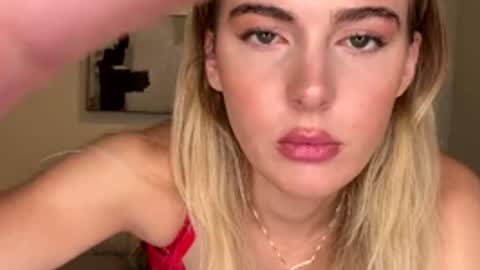 Lana online show from 12/04/25, 08:06