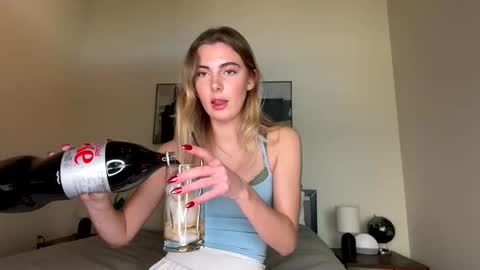 Lana online show from 01/07/26, 07:16