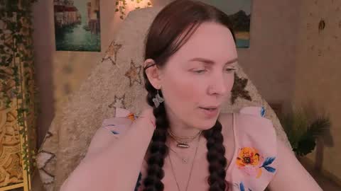 Snapshot of lanaradiance chatting on 05/08/26, 08:30 Lana Radiance online show from 05/08/26, 08:30