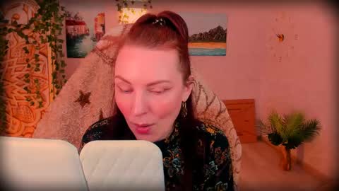 Snapshot of lanaradiance chatting on 06/04/26, 10:10 Lana Radiance online show from 06/04/26, 10:10
