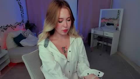 Lana online show from 09/08/25, 10:20