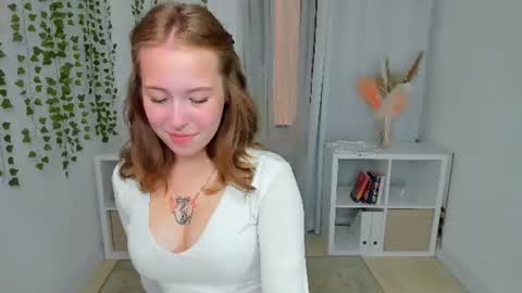 Snapshot of lanaroselle chatting on 06/26/26, 03:27 Lana online show from 06/26/26, 03:27