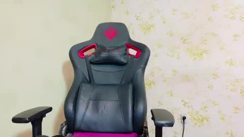 Lana online show from 12/25/24, 05:47