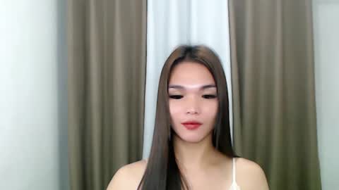 Snapshot of lanawyatt_ chatting on 02/25/25, 09:35 lanawyatt_ online show from 02/25/25, 09:35